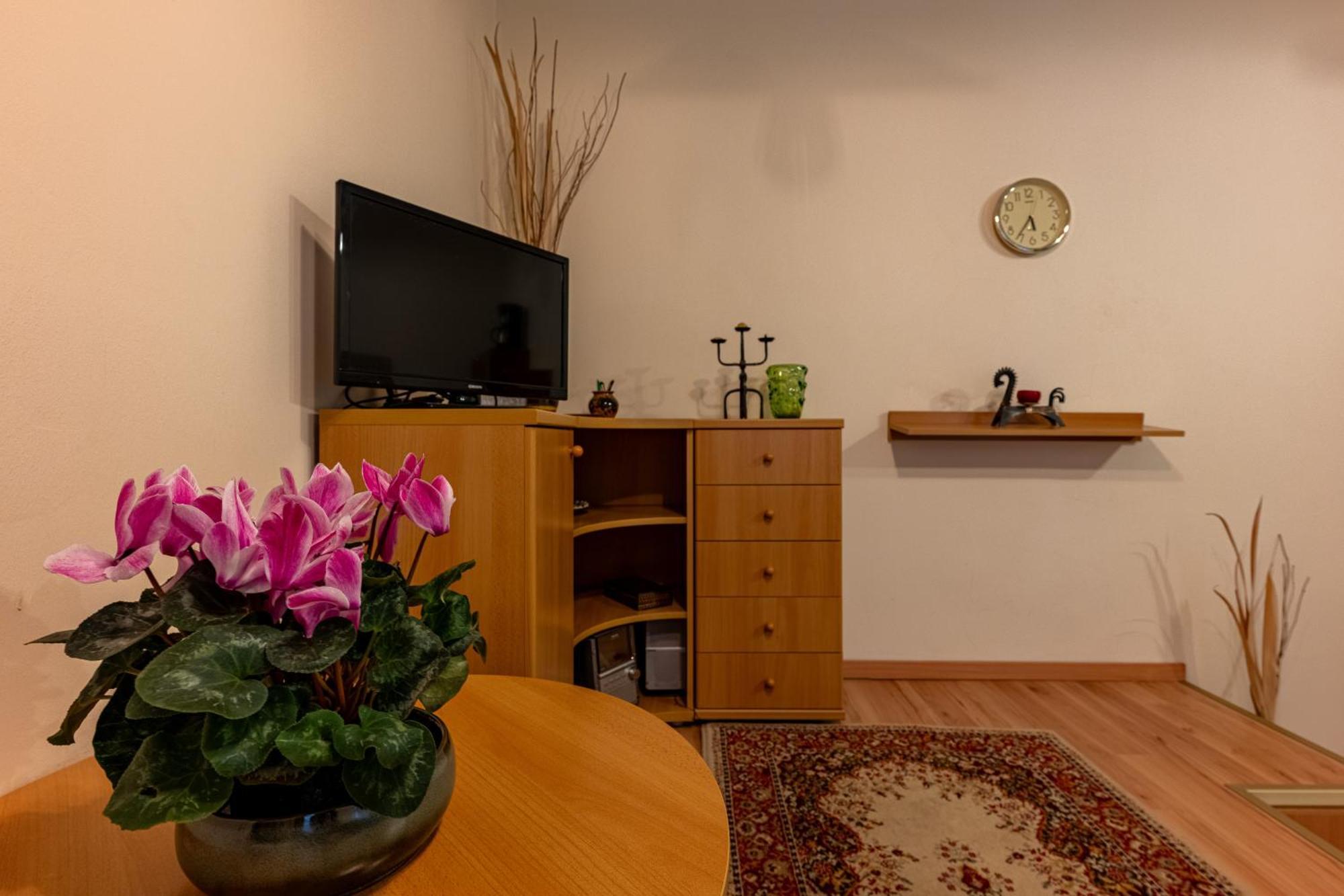 A Quiet Studio In The Heart Of The City Budapest Exterior foto